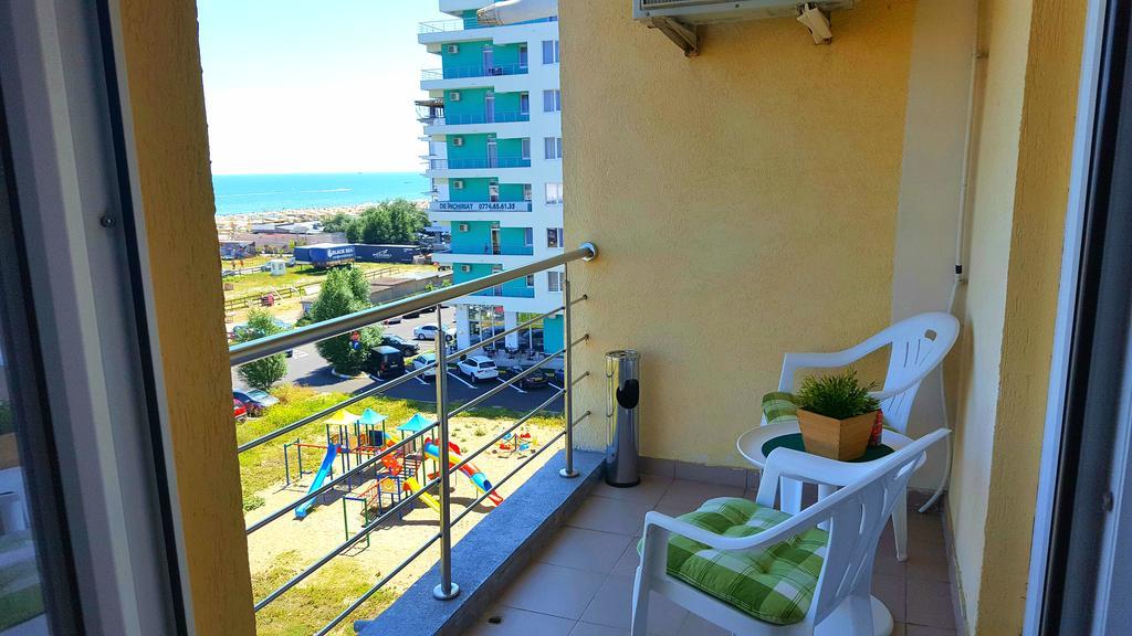 Apartment Summerland Mamaia Bagian luar foto